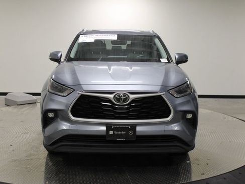 Used 2021 Toyota Highlander XLE image 16