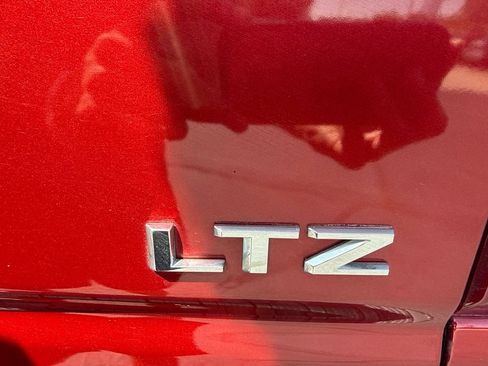 Used 2021 Chevrolet Silverado 1500 LTZ w/ LTZ Premium Package AWD/4WD image 14