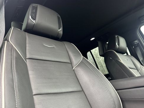 Certified 2025 Cadillac Escalade Premium Luxury image 21