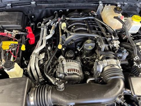 Used 2022 Jeep Gladiator Sport AWD/4WD image 34