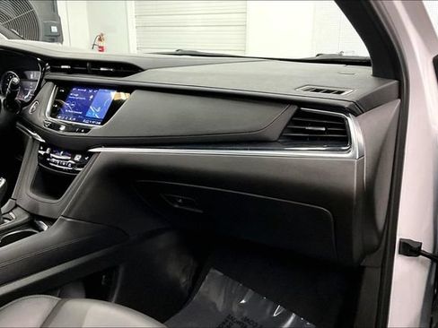 Used 2025 Cadillac XT5 Premium Luxury FWD image 19