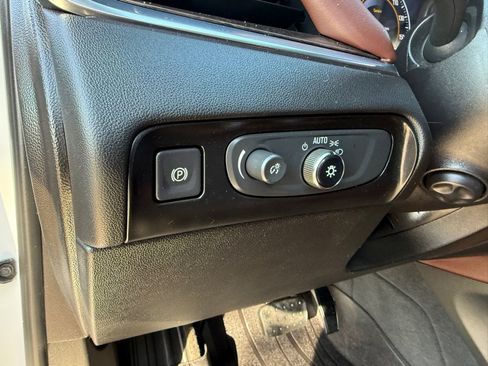 Used 2018 Buick Enclave Avenir w/ Avenir Technology Package image 24