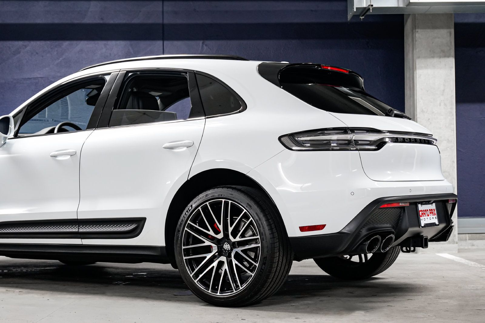 Used 2024 Porsche Macan S AWD/4WD image 44