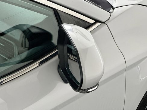 Used 2023 Toyota Camry SE image 10