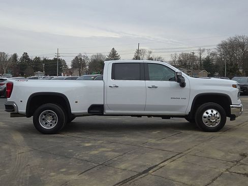 Certified 2024 Chevrolet Silverado 3500 LTZ w/ LTZ Plus Package image 26
