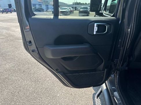 Used 2020 Jeep Wrangler Unlimited Rubicon AWD/4WD image 14