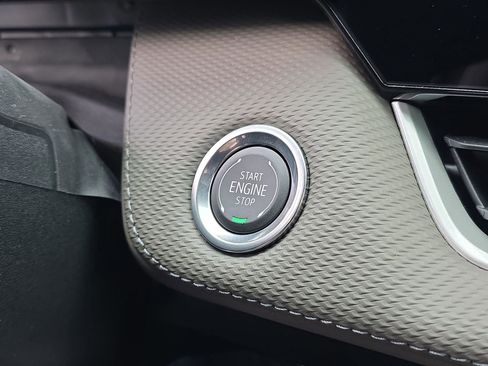 New 2026 Chevrolet Equinox LT w/ Convenience Package II image 12