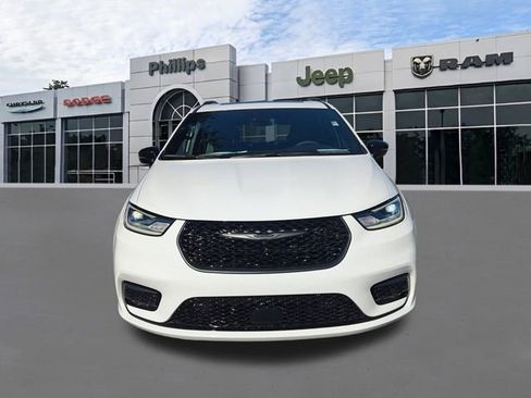 New 2026 Chrysler Pacifica Limited w/ S Appearance Package FWD image 9