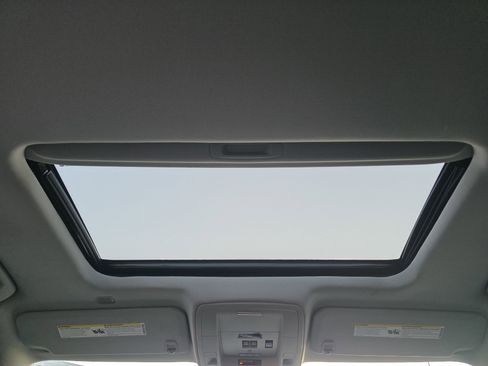 Used 2018 Chevrolet Silverado 1500 LTZ Z71 w/ LTZ Plus Package image 11