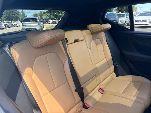 Used 2020 Volvo XC40 T4 Inscription FWD image 11