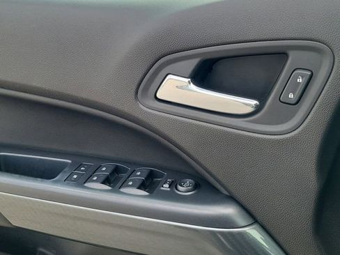 Used 2015 GMC Canyon SLE w/ All-Terrain Package image 18