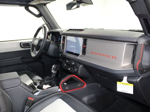 New 2026 Ford Bronco Outer Banks AWD/4WD image 29
