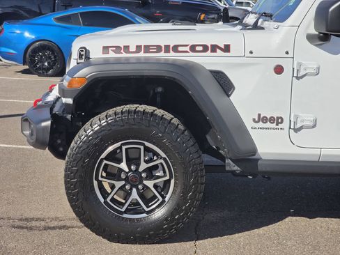Used 2025 Jeep Gladiator Rubicon w/ Convenience Group image 4