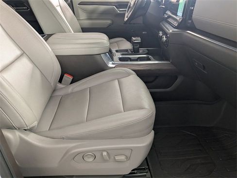 Used 2023 GMC Sierra 1500 SLT w/ SLT Premium Package image 32