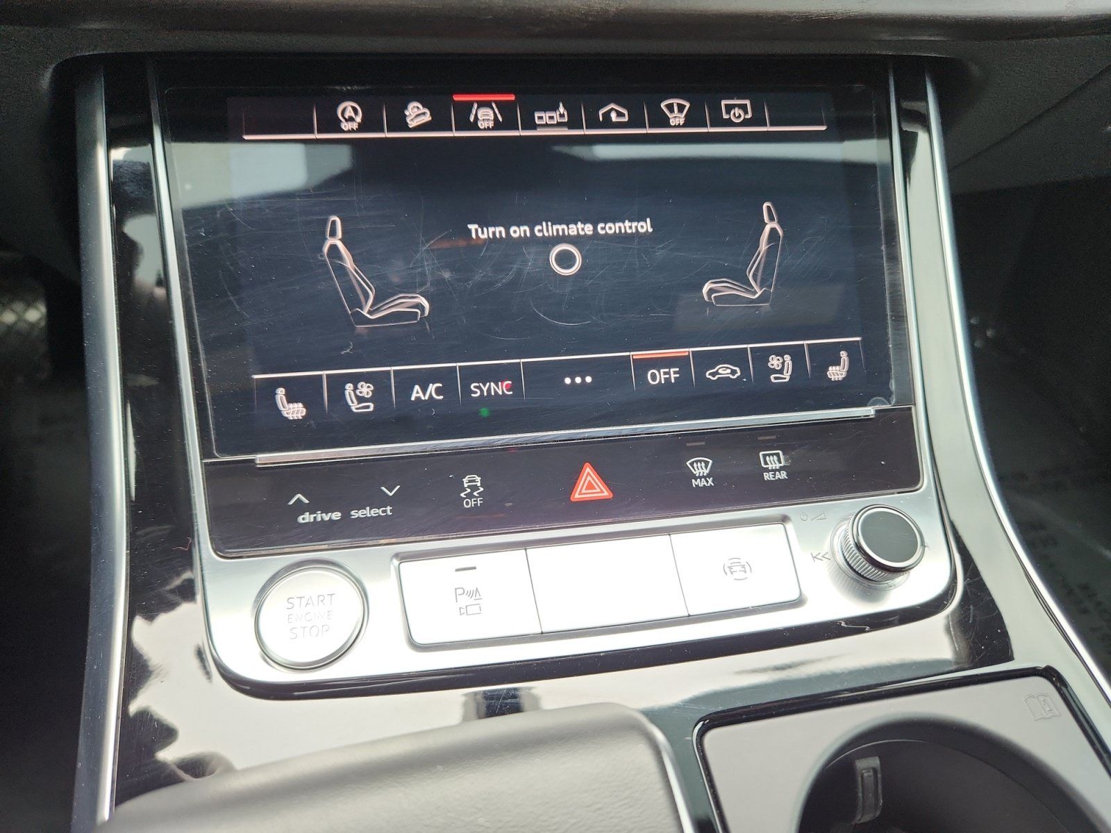 Used 2019 Audi Q8 Prestige AWD/4WD image 12
