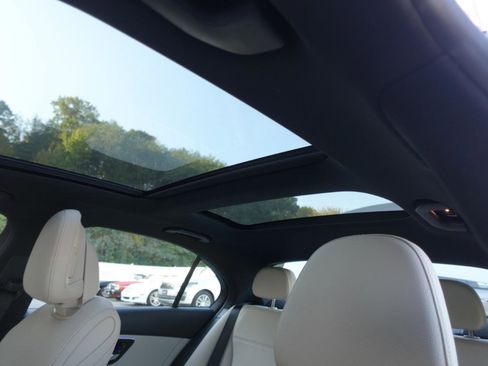 Used 2022 Mercedes-Benz C 300 4MATIC Sedan image 13