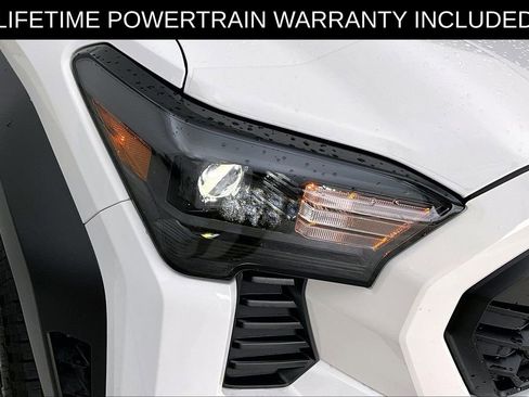 Used 2025 Toyota Tacoma TRD Off-Road AWD/4WD image 40