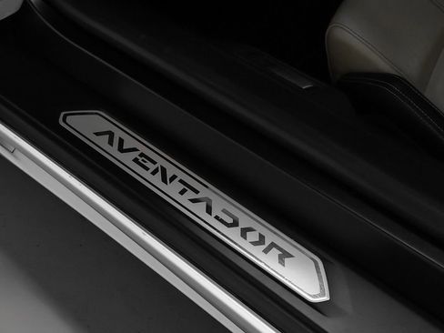 Used 2014 Lamborghini Aventador LP 700-4 image 53