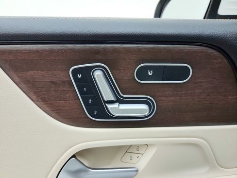 Certified 2022 Mercedes-Benz GLB 250 4MATIC w/ Premium Package Lite image 22