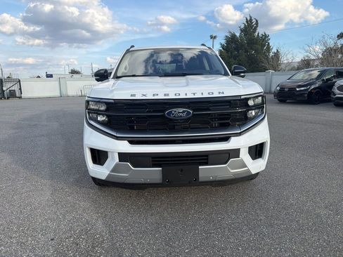 Used 2025 Ford Expedition Max Platinum image 2