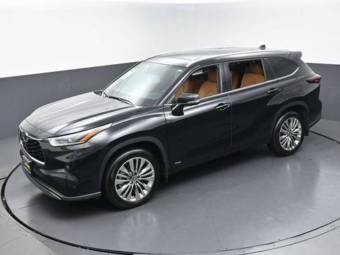 Used 2026 Toyota Highlander Platinum AWD/4WD image 42