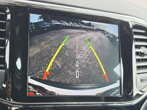Used 2020 Jeep Grand Cherokee Altitude AWD/4WD image 24
