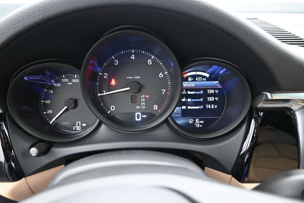 New 2026 Porsche Macan AWD/4WD image 15