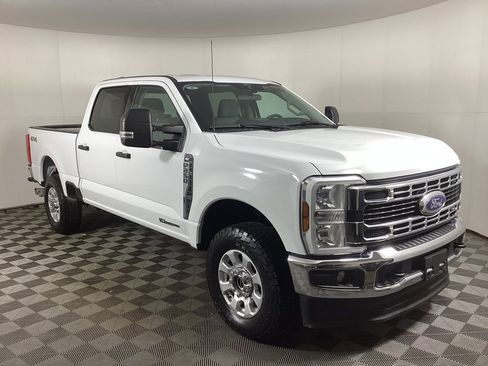 Used 2024 Ford F250 XLT image 1