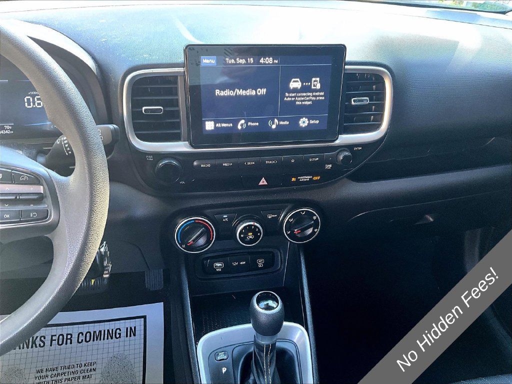 Used 2024 Hyundai Venue SE FWD image 6