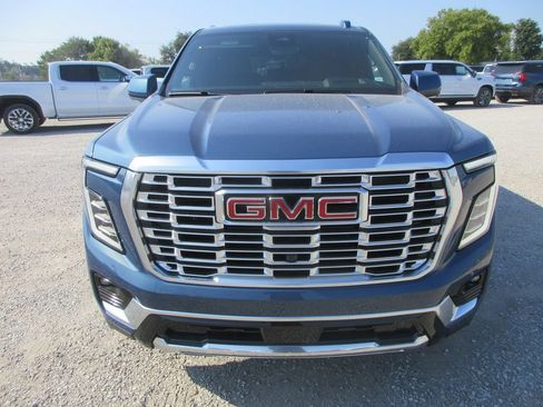 New 2026 GMC Yukon Denali w/ Denali Reserve Package AWD/4WD image 10