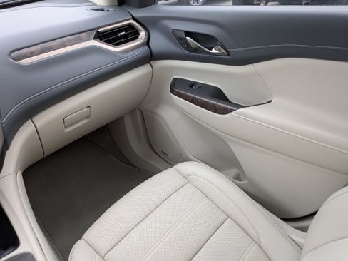 Certified 2023 GMC Acadia Denali w/ Denali Ultimate Package image 15