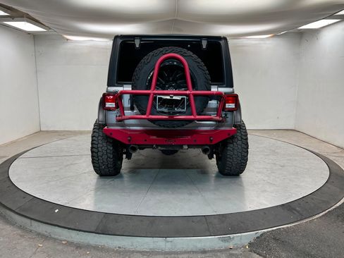 Used 2018 Jeep Wrangler Unlimited Rubicon image 4