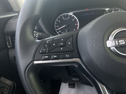 Used 2025 Nissan Sentra SV FWD image 27