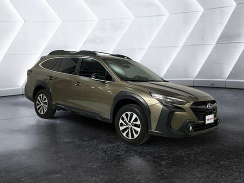 Used 2024 Subaru Outback Premium AWD/4WD image 1