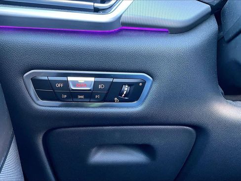 Used 2022 BMW X6 xDrive40i w/ M Sport Package image 35