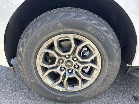 New 2026 Ford Expedition Active image 9