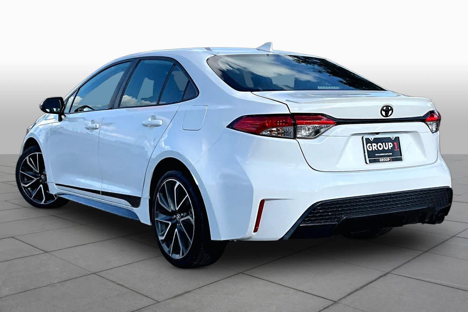 Used 2022 Toyota Corolla SE FWD image 11