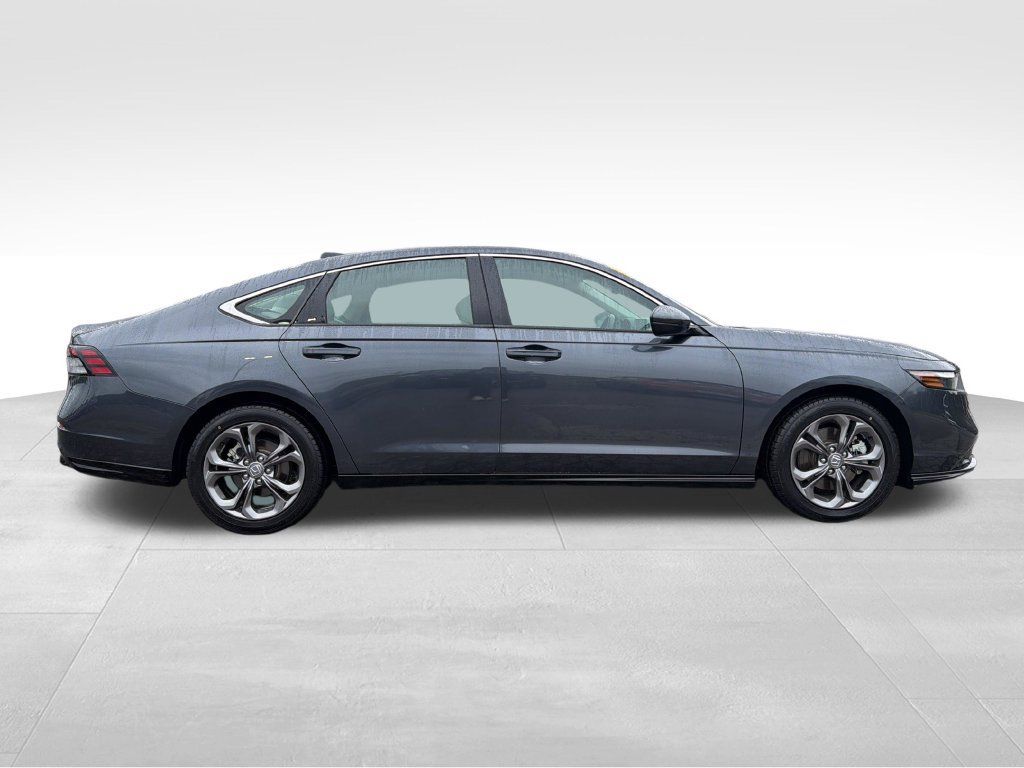 Used 2023 Honda Accord EX-L image 8