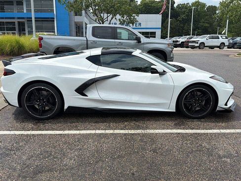 Used 2023 Chevrolet Corvette Stingray Coupe w/ Z51 Performance Package RWD image 18