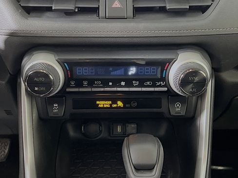 Used 2020 Toyota RAV4 XLE w/ Convenience Package image 26