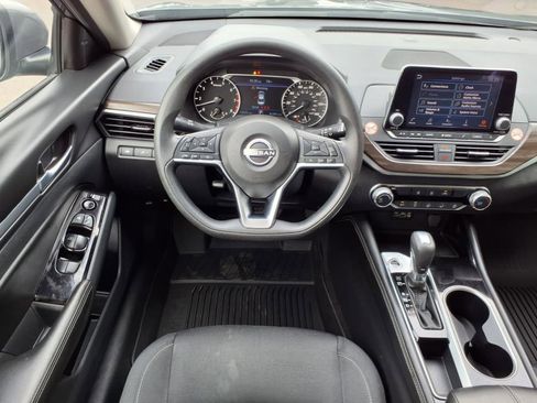 Used 2023 Nissan Altima 2.5 SV image 13