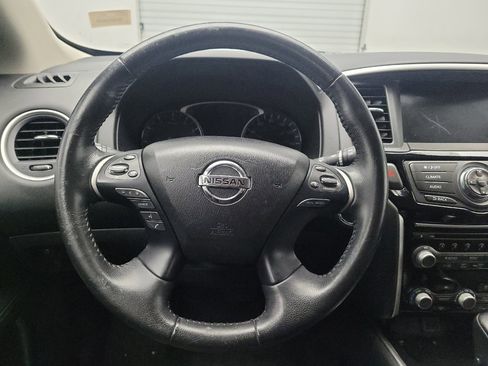 Used 2019 Nissan Pathfinder SV image 22