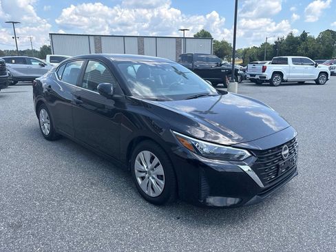 Used 2024 Nissan Sentra S FWD image 11