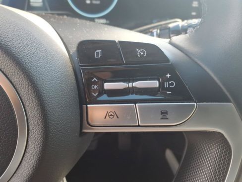 Certified 2023 Hyundai Elantra Limited FWD image 29