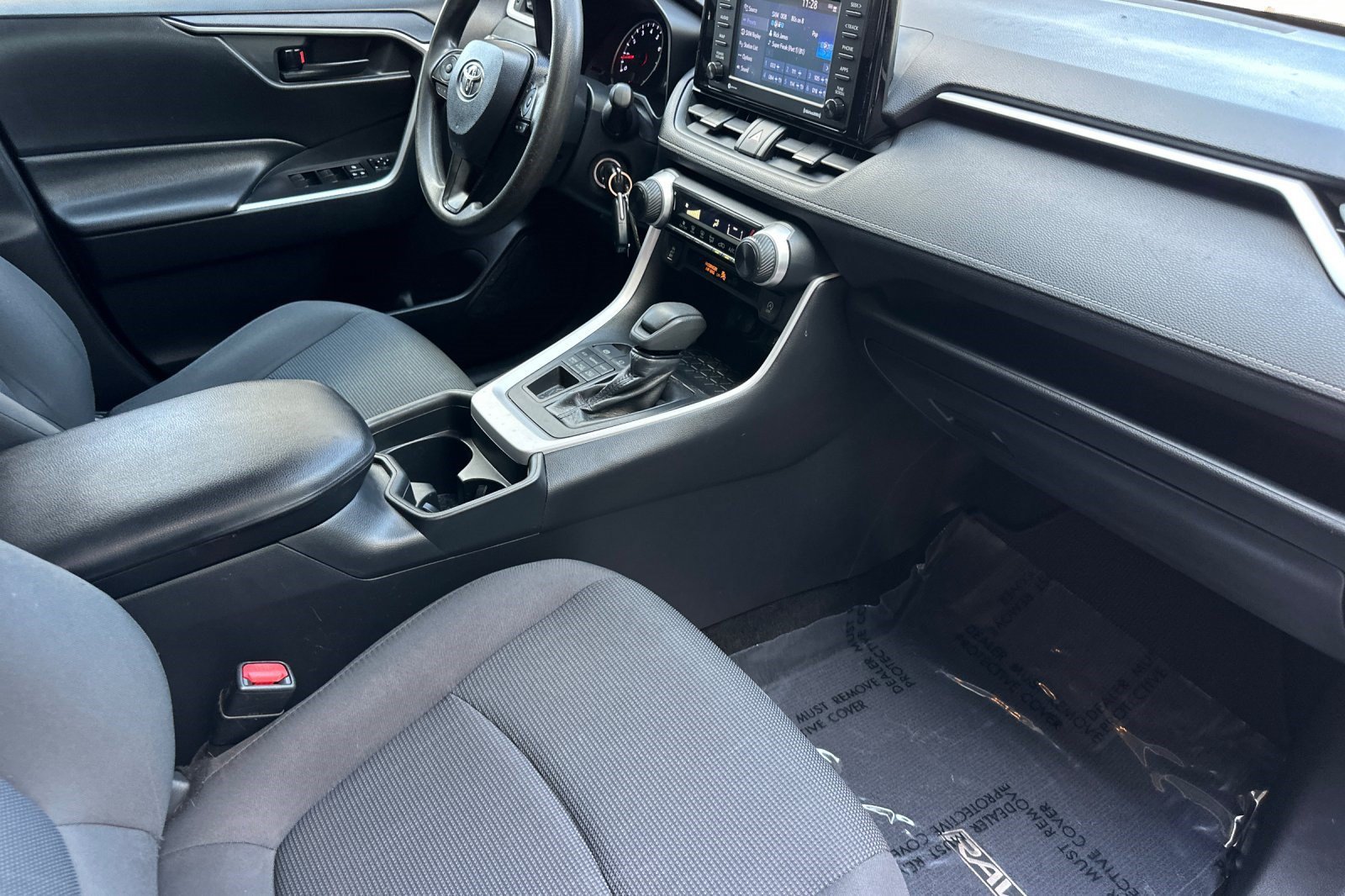 Used 2020 Toyota RAV4 LE AWD/4WD image 32