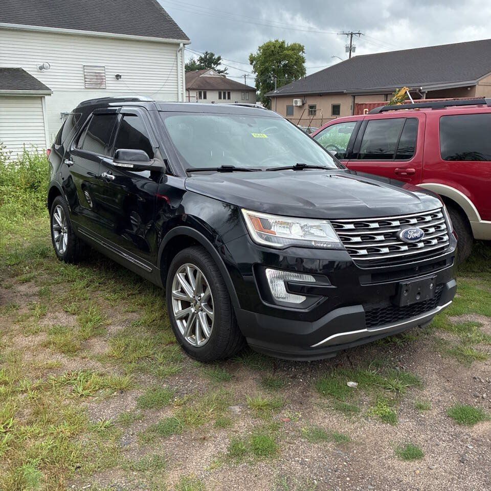 Used 2017 Ford Explorer Limited AWD/4WD image 7