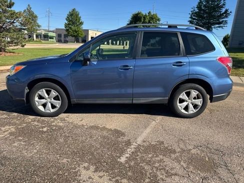 Used 2016 Subaru Forester 2.5i Premium w/ All-Weather Package AWD/4WD image 8