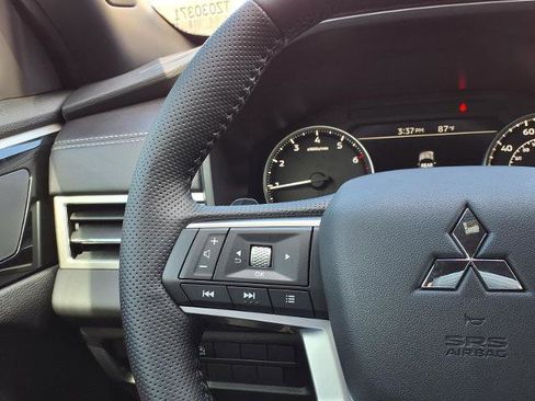 New 2026 Mitsubishi Outlander LE FWD image 18