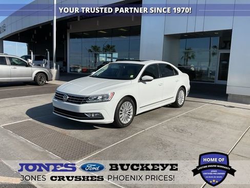Used 2016 Volkswagen Passat 1.8T SE FWD image 1