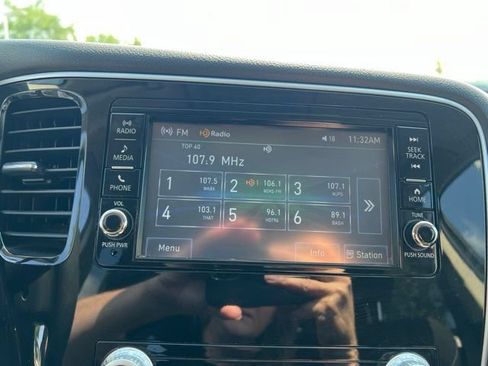Used 2020 Mitsubishi Outlander ES FWD image 17